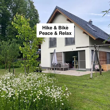 River & Forest Escape, Private Garden Room Near Ljubljana Quarto em Acomodações Particulares *